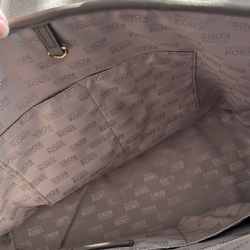 Michael Kors totes - Picture 7 of 8